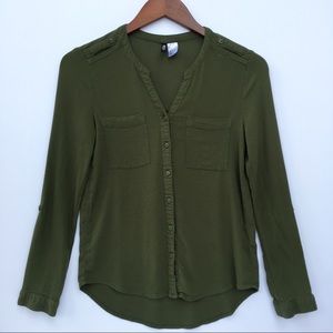💚 H&M Divided Button Down Blouse 💚